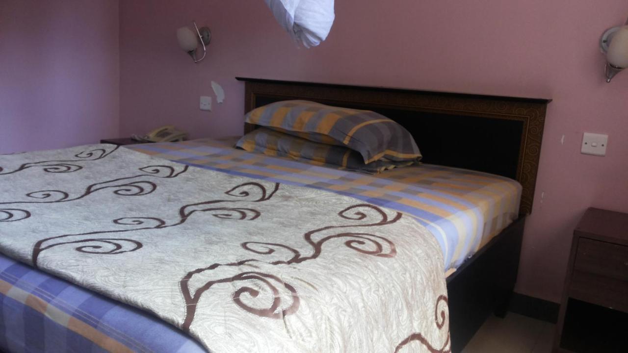 Palema Crown Hotel Gulu Exteriör bild