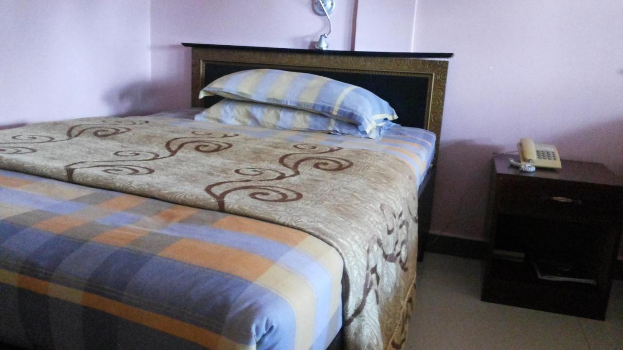 Palema Crown Hotel Gulu Exteriör bild